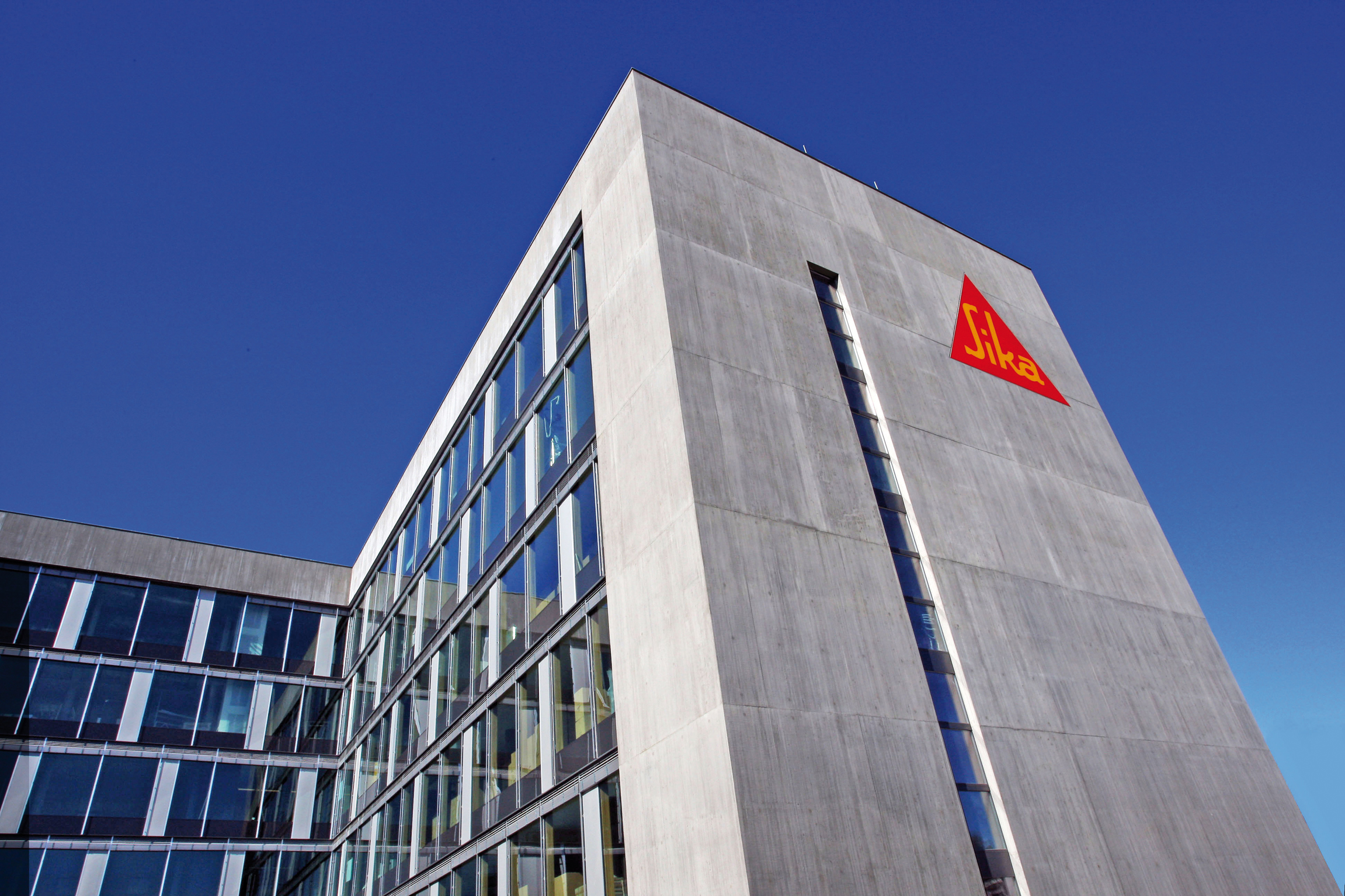 Рост продаж концерна Sika в национальных валютах на 3,4% в 2020 году – существенный рост в 4 квартиале на 5,5%